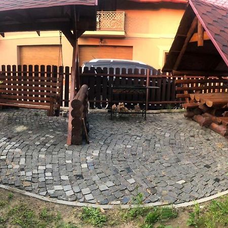 Катерина Hotel Chynadiyovo Exterior photo